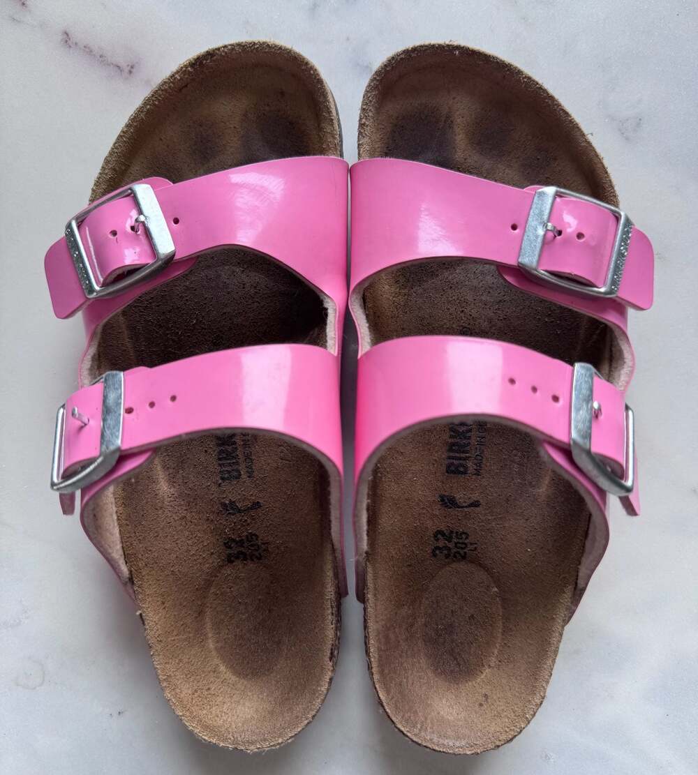 Birkenstock Arizona Kids Birko-Flor Patent Sandals in Fuchsia Tulip Pink 32 - Picture 5 of 11